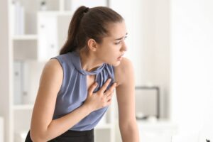 symptoms of a heart attack in women